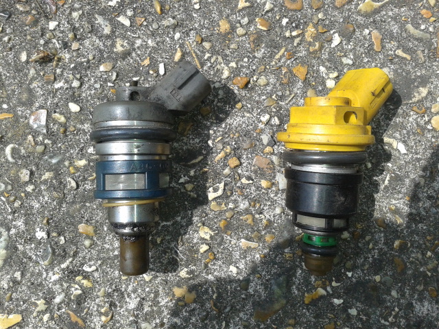 grey/yellow injectors